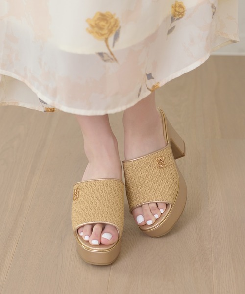 Ambre Neige(アンブルネージュ)の「miscellaneous materials heel sandals / ザツザイヒールサンダル(サンダル・レディース・キャメル/ベージュ/ブラック・LARGE/MEDIUM)」の9枚目の写真