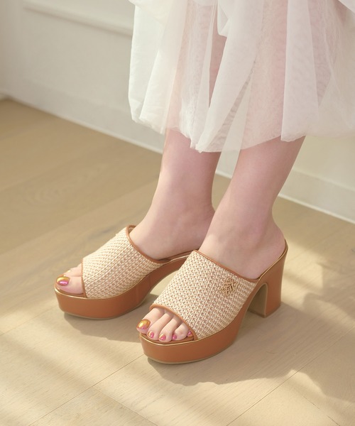 Ambre Neige(アンブルネージュ)の「miscellaneous materials heel sandals / ザツザイヒールサンダル(サンダル・レディース・キャメル/ベージュ/ブラック・LARGE/MEDIUM)」の15枚目の写真