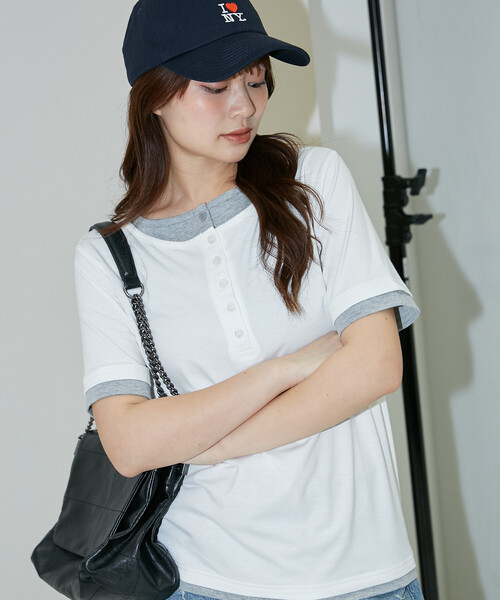 PUBLUX(パブリュクス)の「PUBLUX/パブリュクス 配色 レイヤード風 ヘンリーネック Tシャツ 限定展開(Tシャツ/カットソー・レディース・ブラウン/ネイビー/オフホワイト/グレー・フリ-)」の5枚目の写真