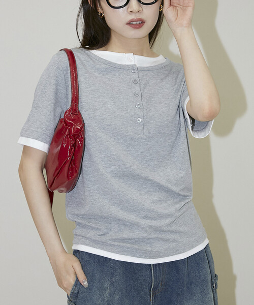 PUBLUX(パブリュクス)の「PUBLUX/パブリュクス 配色 レイヤード風 ヘンリーネック Tシャツ 限定展開(Tシャツ/カットソー・レディース・ブラウン/ネイビー/オフホワイト/グレー・フリ-)」の18枚目の写真