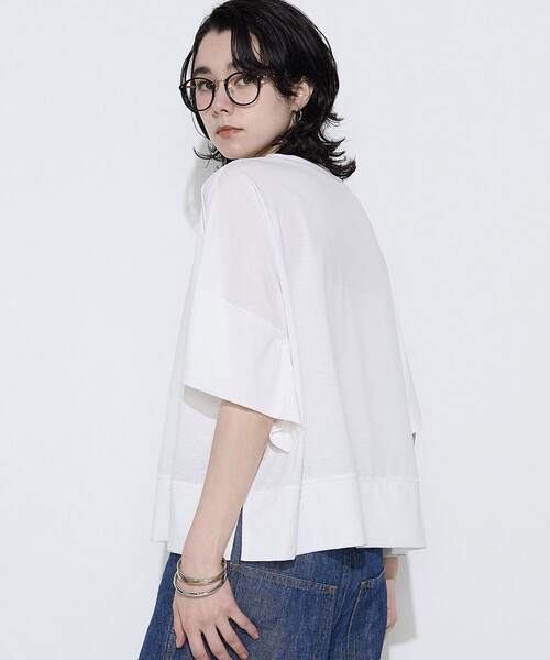 COMME CA Wardrobe(コムサワードローブ)の「ポリエステル/レーヨン天竺 プルオーバー(Tシャツ/カットソー・レディース・トップグレー/ホワイト/ボルドー/レッド/ブラウン・FREE)」の2枚目の写真