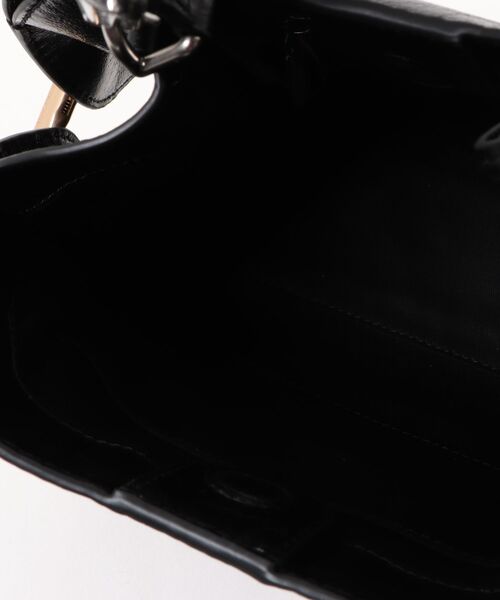 CHARLES & KEITH(チャールズ & キース)の「Delfina デルフィナ チェーン サイドベルト トートバッグ(トートバッグ・レディース・スミクロ/ダークブラウン系3・S)」の13枚目の写真