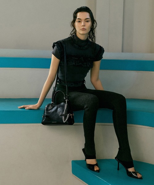 CHARLES & KEITH(チャールズ & キース)の「Delfina デルフィナ チェーン サイドベルト トートバッグ(トートバッグ・レディース・スミクロ/ダークブラウン系3・S)」の3枚目の写真