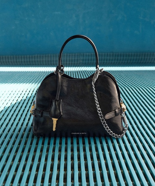 CHARLES & KEITH(チャールズ & キース)の「Delfina デルフィナ チェーン サイドベルト トートバッグ(トートバッグ・レディース・スミクロ/ダークブラウン系3・S)」の6枚目の写真