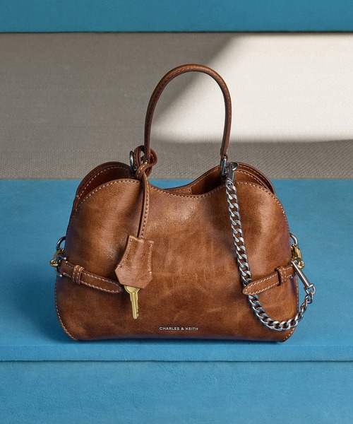 CHARLES & KEITH(チャールズ & キース)の「Delfina デルフィナ チェーン サイドベルト トートバッグ(トートバッグ・レディース・スミクロ/ダークブラウン系3・S)」の17枚目の写真