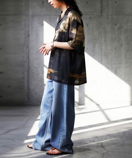 antiqua(アンティカ)の「ムーンプリント アート柄 シャツ(シャツ/ブラウス・レディース・ブラック・ONESIZE)」の6枚目の写真
