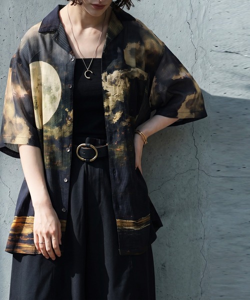 antiqua(アンティカ)の「ムーンプリント アート柄 シャツ(シャツ/ブラウス・レディース・ブラック・ONESIZE)」の11枚目の写真