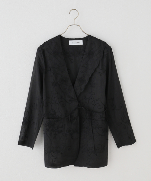 sara mallika(サラ マリカ)の「【SARA MALLIKA/サラマリカ】 Organza Arai Embroidery Jacket(その他アウター・レディース・ブラック/ホワイト・FREE)」の2枚目の写真