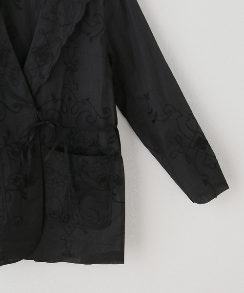 sara mallika(サラ マリカ)の「【SARA MALLIKA/サラマリカ】 Organza Arai Embroidery Jacket(その他アウター・レディース・ブラック/ホワイト・FREE)」の4枚目の写真