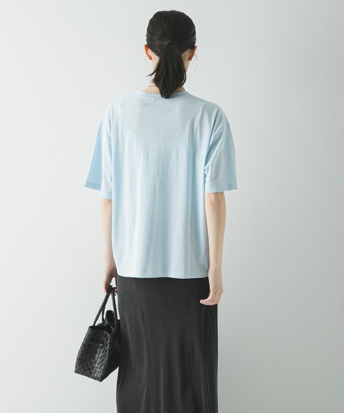 URBAN RESEARCH(アーバンリサーチ)の「シアープリントカラーTシャツ(Tシャツ/カットソー・レディース・ライトブルー/レッド/ブラウン・FREE)」の15枚目の写真
