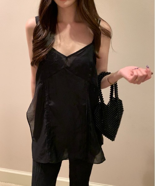 LUCPY(ラクピー)の「フレアキャミチュニックトップス ノースリーブ フェミニン きれいめ(その他トップス・レディース・ブラック/ホワイト・FREE)」の4枚目の写真