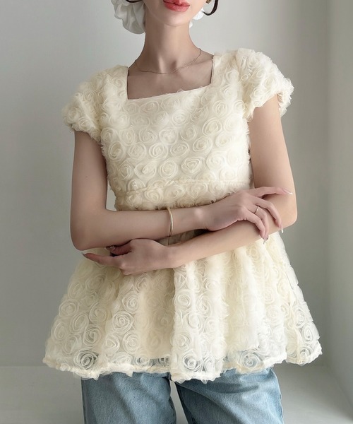Meiru(メイル)の「フラワーチュールペプラムブラウス(シャツ/ブラウス・レディース・ピンク/ブルー/アイボリー・LARGE/SMALL/MEDIUM)」の1枚目の写真