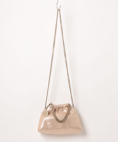 STELLA McCARTNEY(ステラマッカートニー)の「Falabella Drawstring Crossbody Bag / ファラベラ ドローストリング クロスボディバッグ(ショルダーバッグ・レディース・ゴールド・ONE SIZE)」の6枚目の写真