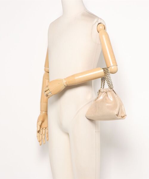STELLA McCARTNEY(ステラマッカートニー)の「Falabella Drawstring Crossbody Bag / ファラベラ ドローストリング クロスボディバッグ(ショルダーバッグ・レディース・ゴールド・ONE SIZE)」の3枚目の写真