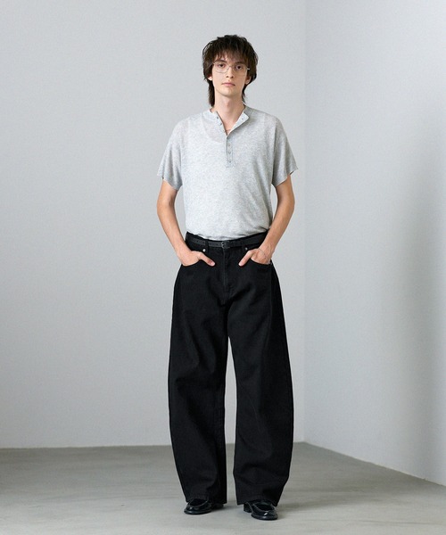 ASTRONOMY(アストロノミー)の「BARREL-LEG WASHED CURVE DENIM(デニムパンツ・メンズ・ブラック/ブルー・S/M/L/XL)」の6枚目の写真