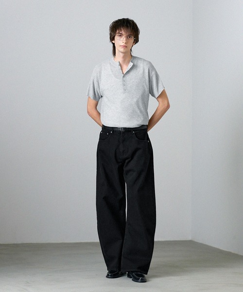 ASTRONOMY(アストロノミー)の「BARREL-LEG WASHED CURVE DENIM(デニムパンツ・メンズ・ブラック/ブルー・S/M/L/XL)」の7枚目の写真