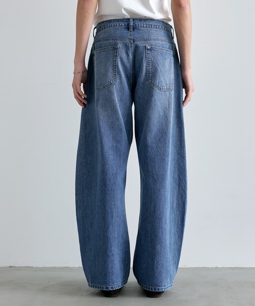 ASTRONOMY(アストロノミー)の「BARREL-LEG WASHED CURVE DENIM(デニムパンツ・メンズ・ブラック/ブルー・S/M/L/XL)」の21枚目の写真