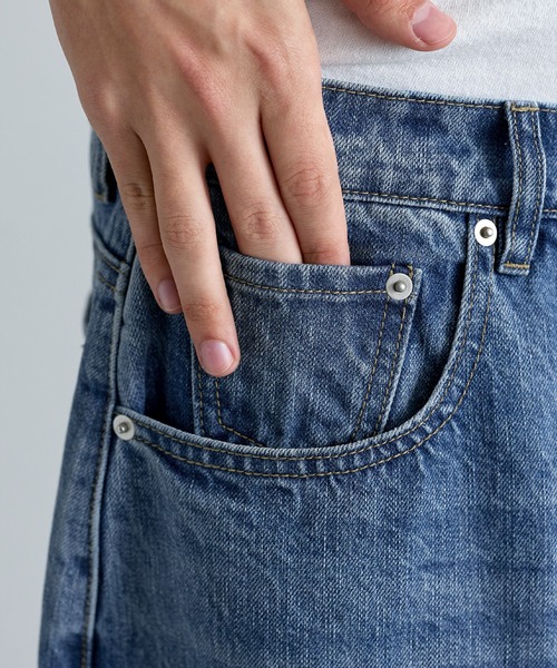 ASTRONOMY(アストロノミー)の「BARREL-LEG WASHED CURVE DENIM(デニムパンツ・メンズ・ブラック/ブルー・S/M/L/XL)」の17枚目の写真