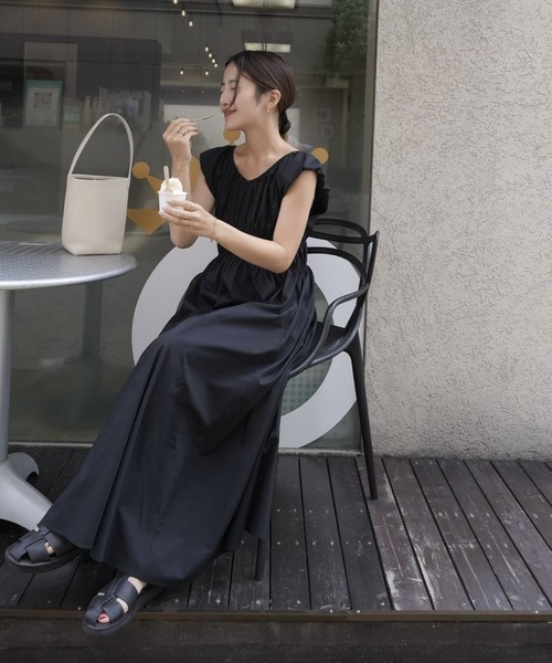 A part by（アパートバイ）の「【インフルエンサーyuiさんコラボ】YUシャーリングワンピース（ワンピース・レディース・オフホワイト/ブラック・FREE）」の9枚目の写真