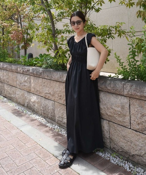 A part by（アパートバイ）の「【インフルエンサーyuiさんコラボ】YUシャーリングワンピース（ワンピース・レディース・オフホワイト/ブラック・FREE）」の11枚目の写真