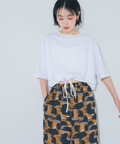 LAKOLE(ラコレ)の「<接触冷感>ドロストTEE / 1045292(Tシャツ/カットソー・レディース・ブラック/オフホワイト/サンドグレー/セージグリーン・FREE)」の2枚目の写真
