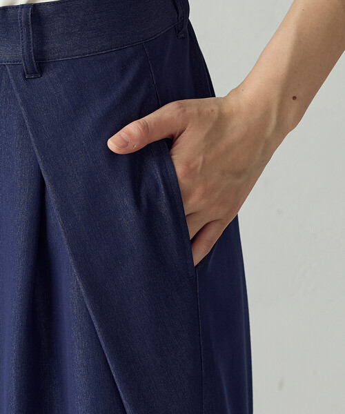 COMME CA ISM(コムサイズム)の「【セットアップ対応】タックワイドテーパードパンツ(その他パンツ・レディース・カーキ/ネイビー・LARGE/MEDIUM)」の7枚目の写真