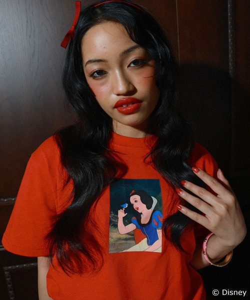 Disney(ディズニー)の「SNOW WHITE / S/S TEE(Tシャツ/カットソー・メンズ・ブラック/レッド・XL/XS/S/M/L)」の6枚目の写真