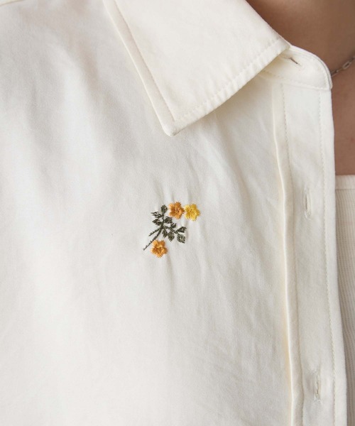 BONLECILL(ボンルシール)の「【吸水速乾】ピーチ起毛フラワー刺繍サイドリボンシャツチュニック(シャツ/ブラウス・レディース・チャコールグレー/ブラウン/ブルー/アイボリー/ピンク・FREE)」の12枚目の写真