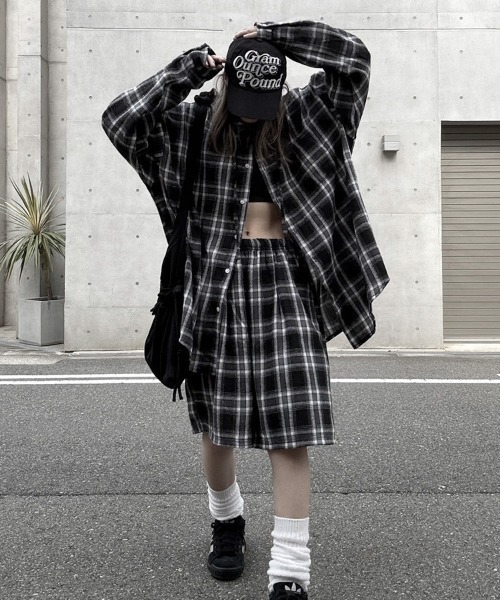 YACA(ヤーカ)の「Loose Check Hoodie Shirt/ルーズチェックフーディーシャツ【unisex item】(シャツ/ブラウス・レディース・ホワイト/ブラック・FREE)」の11枚目の写真