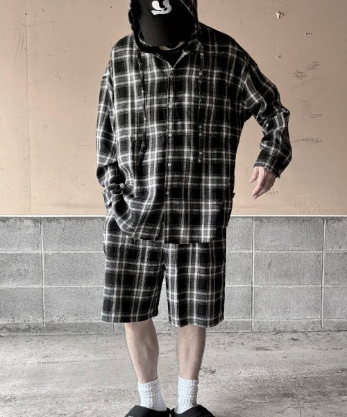 YACA(ヤーカ)の「Loose Check Hoodie Shirt/ルーズチェックフーディーシャツ【unisex item】(シャツ/ブラウス・レディース・ホワイト/ブラック・FREE)」の15枚目の写真