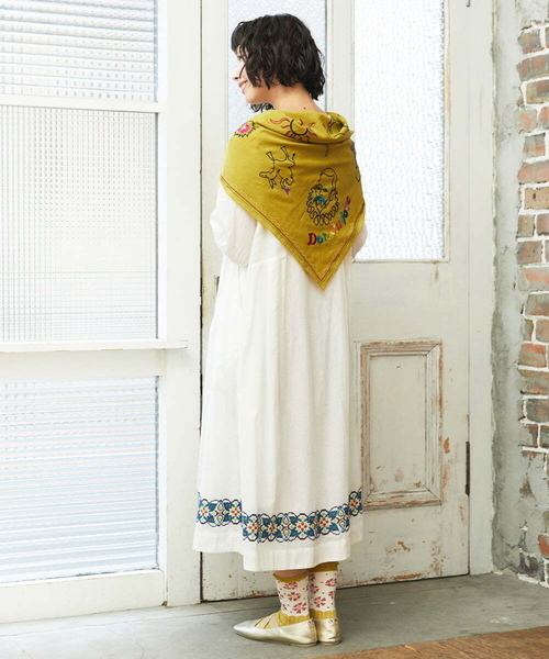 Jocomomola(ホコモモラ)の「Cruzar フラワーインド刺繍ワンピース(ワンピース・レディース・ブラック/アイボリー・40)」の6枚目の写真