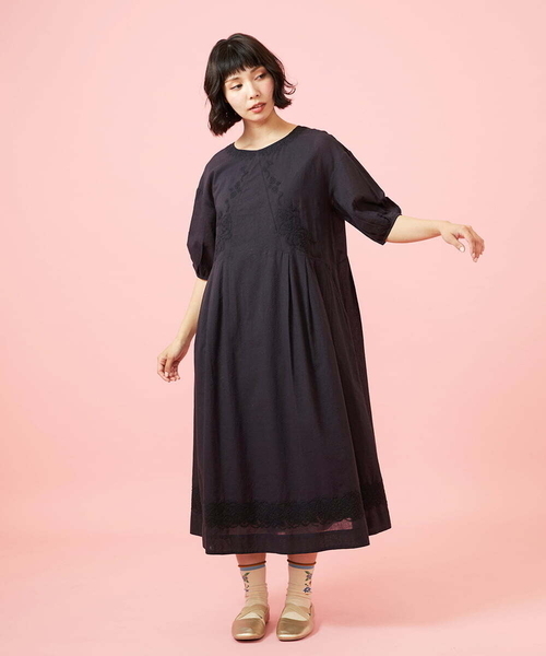 Jocomomola(ホコモモラ)の「Cruzar フラワーインド刺繍ワンピース(ワンピース・レディース・ブラック/アイボリー・40)」の20枚目の写真
