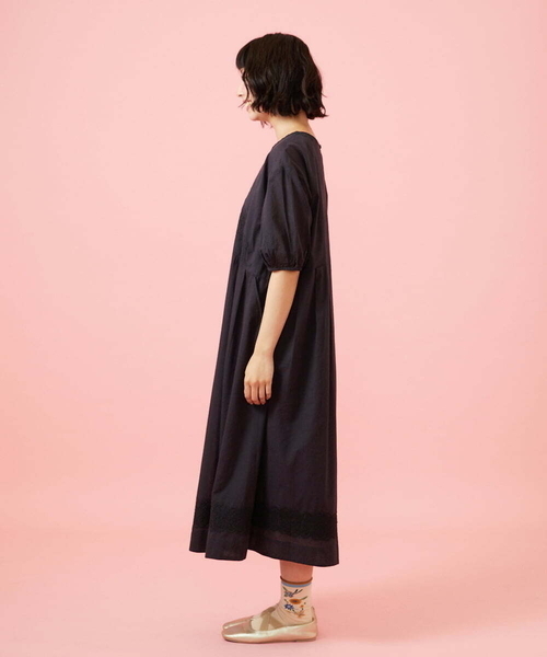 Jocomomola(ホコモモラ)の「Cruzar フラワーインド刺繍ワンピース(ワンピース・レディース・ブラック/アイボリー・40)」の22枚目の写真