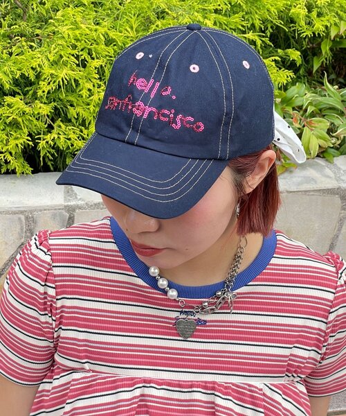 HELLO.SANFRANCISCO(ハローサンフランシスコ)の「【HELLO.SANFRANCISCO/ハローサンフランシスコ】スパンコールロゴリボンキャップ(キャップ・レディース・ピンク/ネイビー/イエロー・ONE SIZE)」の4枚目の写真