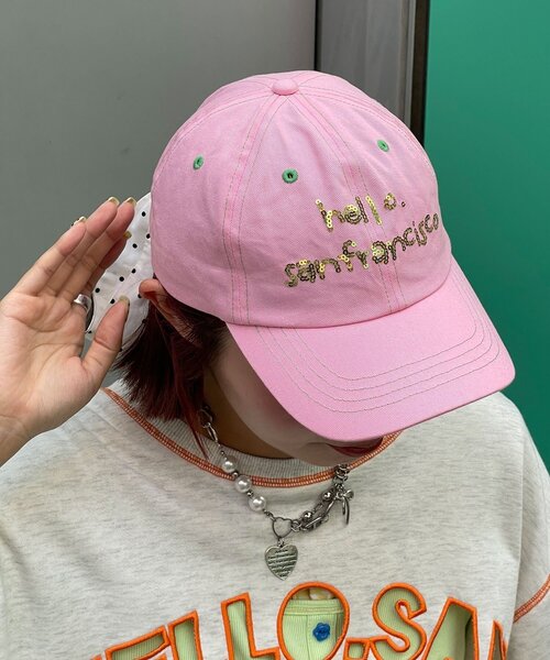HELLO.SANFRANCISCO(ハローサンフランシスコ)の「【HELLO.SANFRANCISCO/ハローサンフランシスコ】スパンコールロゴリボンキャップ(キャップ・レディース・ピンク/ネイビー/イエロー・ONE SIZE)」の14枚目の写真
