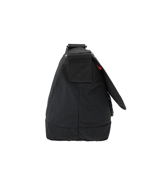 Manhattan Portage(マンハッタンポーテージ)の「NYLON MESSENGER BAG JR (SM) FZP RIPSTOP TASLAN CCC(メッセンジャーバッグ・メンズ・ブラック・SMALL)」の4枚目の写真