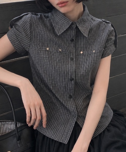 Sibra(シブラ)の「3color クラシカルミニチェックパフスリーブシャツ(シャツ/ブラウス・レディース・カーキ/サックスブルー/グレー・M)」の6枚目の写真