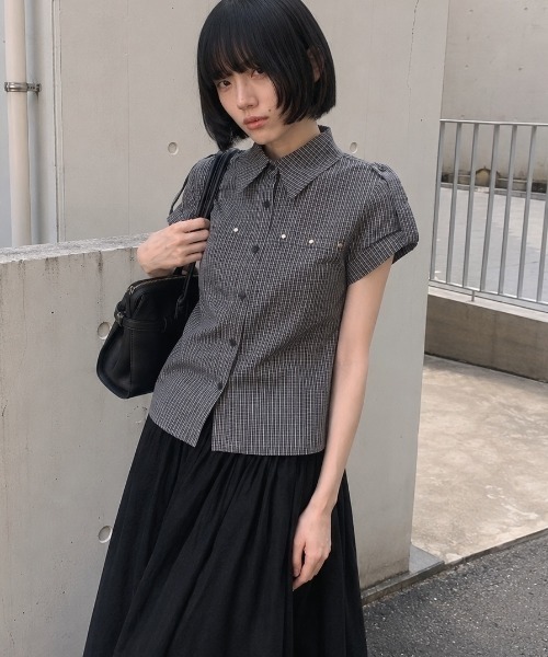 Sibra(シブラ)の「3color クラシカルミニチェックパフスリーブシャツ(シャツ/ブラウス・レディース・カーキ/サックスブルー/グレー・M)」の9枚目の写真