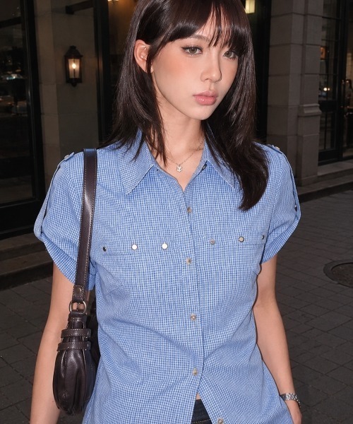 Sibra(シブラ)の「3color クラシカルミニチェックパフスリーブシャツ(シャツ/ブラウス・レディース・カーキ/サックスブルー/グレー・M)」の16枚目の写真