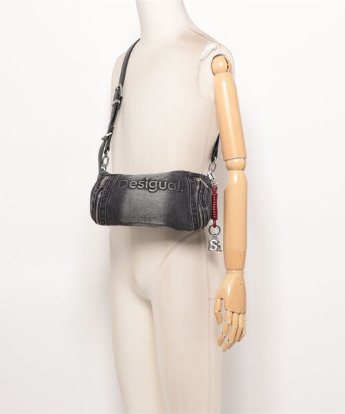 Desigual(デシグアル)の「Denim chain 2way bag / デニムチェーン2wayバッグ(ショルダーバッグ・レディース・ブラック・FREE)」の9枚目の写真