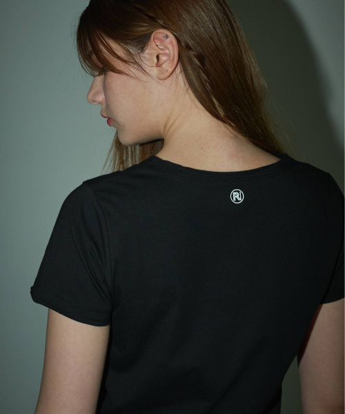REEMNIK（リームニック）の「MUTE BLANK SHORT-SLEEVED T-SHIRT [BLACK]（Tシャツ/カットソー・レディース・ブラック・SMALL/MEDIUM）」の3枚目の写真