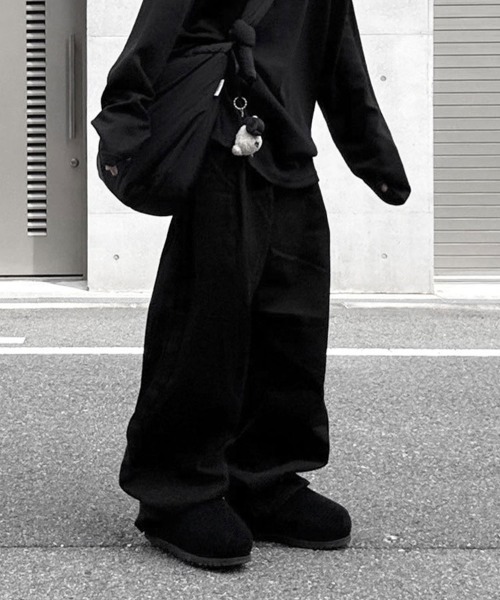 YACA(ヤーカ)の「Denim Tack Pants/デニムタックパンツ(デニムパンツ・レディース・ブラック・FREE)」の1枚目の写真