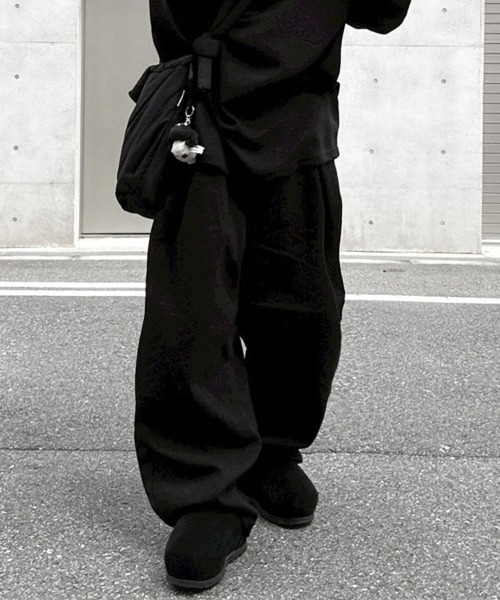 YACA(ヤーカ)の「Denim Tack Pants/デニムタックパンツ(デニムパンツ・レディース・ブラック・FREE)」の3枚目の写真