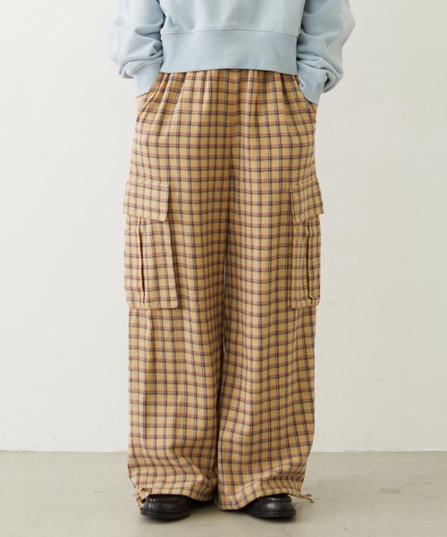 MILKFED.(ミルクフェド)の「CHECKED CARGO PANTS(カーゴパンツ・レディース・ライトパープル/ブルー/ベージュ・S/M)」の1枚目の写真