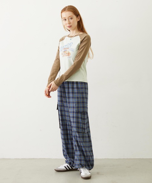 MILKFED.(ミルクフェド)の「CHECKED CARGO PANTS(カーゴパンツ・レディース・ライトパープル/ブルー/ベージュ・S/M)」の19枚目の写真