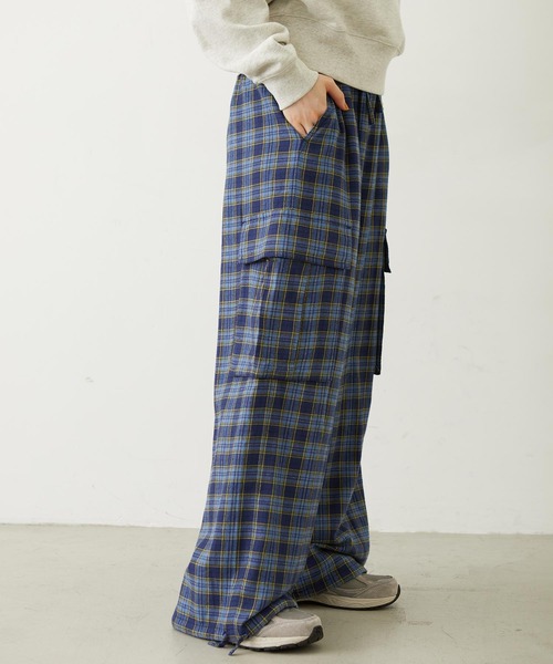 MILKFED.(ミルクフェド)の「CHECKED CARGO PANTS(カーゴパンツ・レディース・ライトパープル/ブルー/ベージュ・S/M)」の14枚目の写真