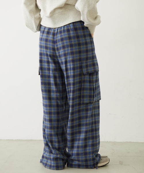 MILKFED.(ミルクフェド)の「CHECKED CARGO PANTS(カーゴパンツ・レディース・ライトパープル/ブルー/ベージュ・S/M)」の16枚目の写真
