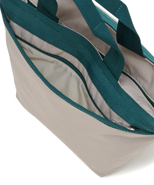 LeSportsac（レスポートサック）の「BUCKET TOTE ドリフトストーン/エデングリーン（トートバッグ・レディース・グレー・FREE）」の6枚目の写真