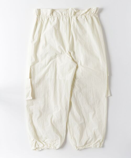 CONZ（コンズ）の「Parachute Cargo Pants（その他パンツ・レディース・オフホワイト・1）」の2枚目の写真