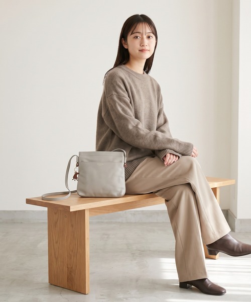 aoneco(アオネコ)の「aoneco 口バネショルダー(ショルダーバッグ・レディース・モカ/ブラック/エメラルド/ライトグレー・FREE)」の10枚目の写真